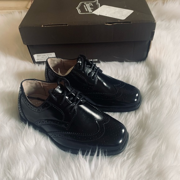 Florsheim wingtip oxfords - Picture 2 of 8